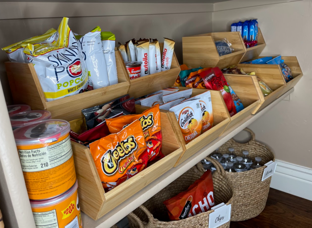 best organization hacks for your pantry. www.thesortedstandard.com